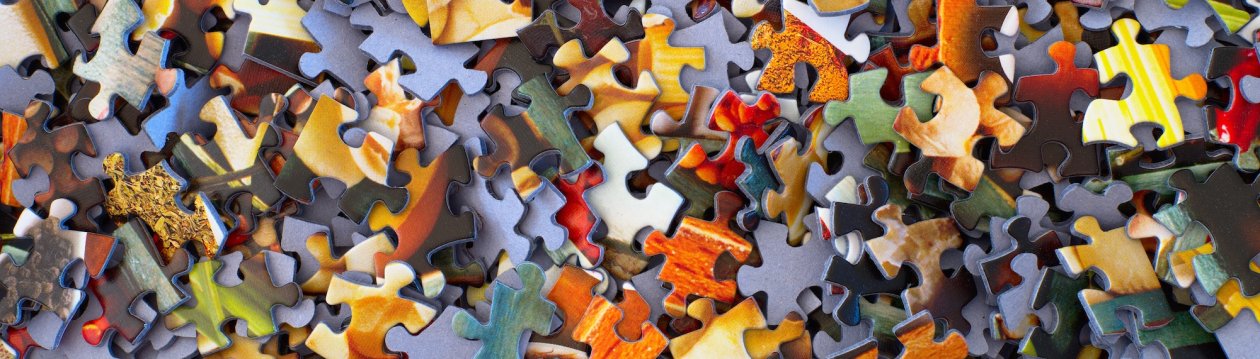 Viele Puzzlestücke. Viele Puzzlestücke.